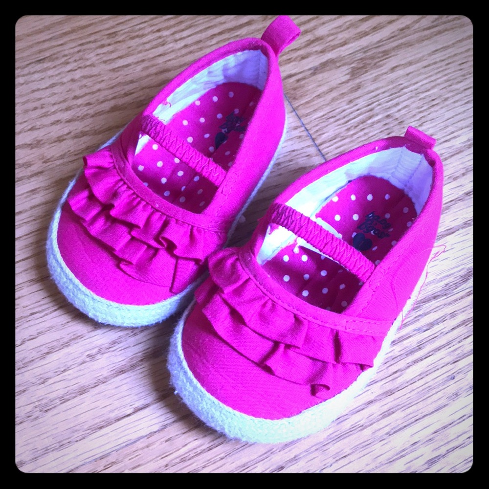 Super cute infant girl shoe